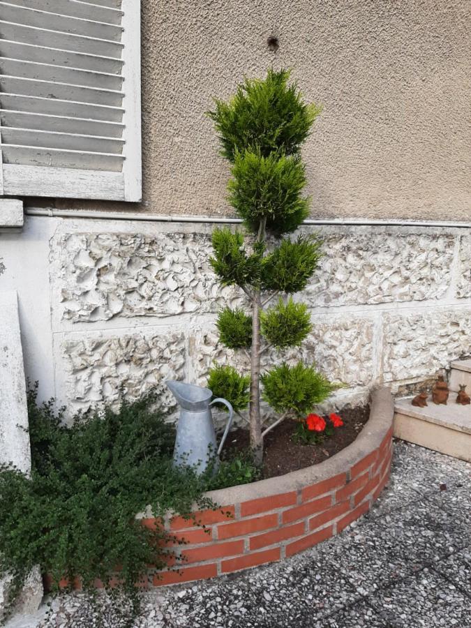 Gite Des Agapanthes Lacroix-sur-Meuse Luaran gambar